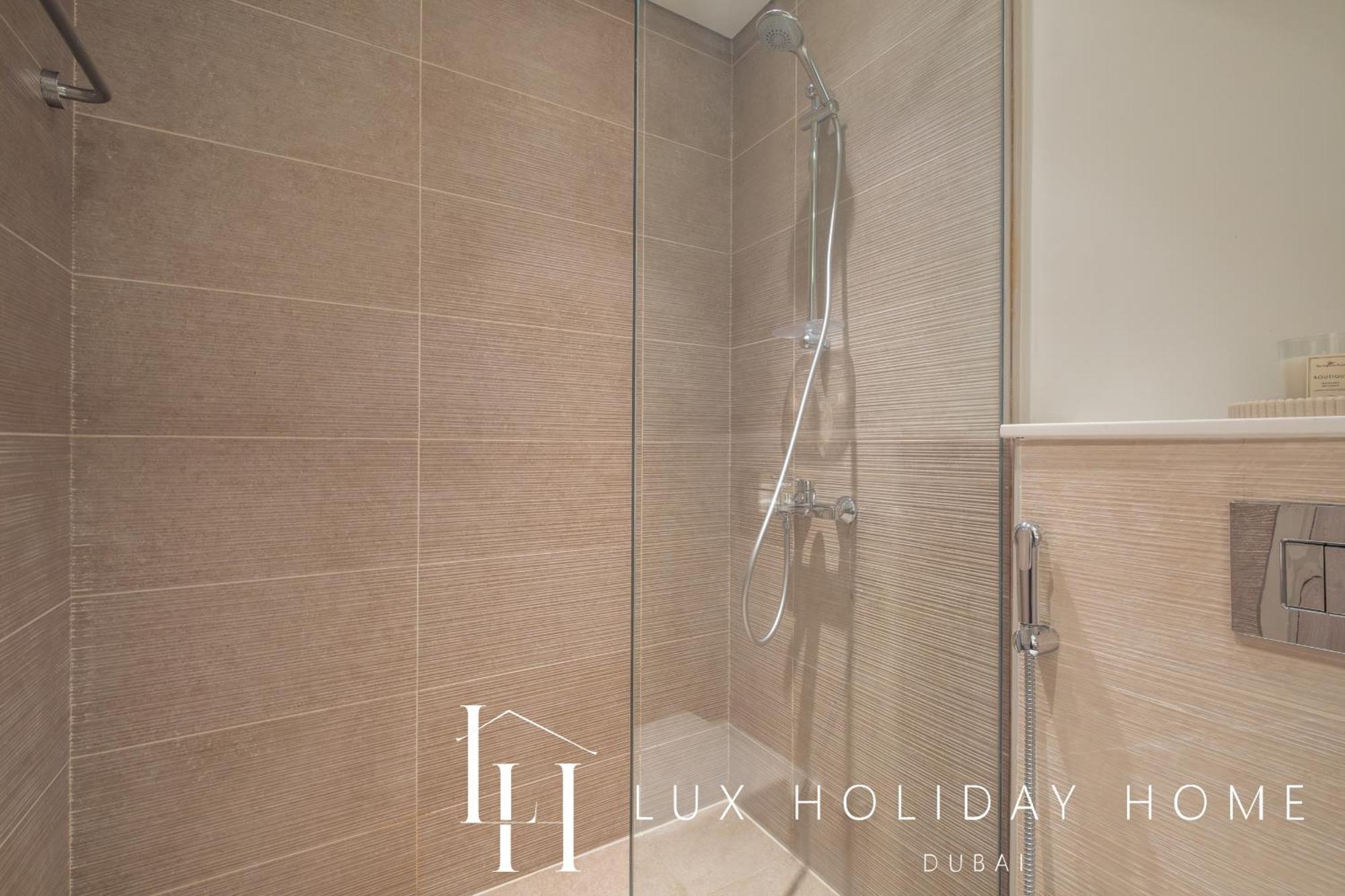 Lux Hills Sway 2 Apartment