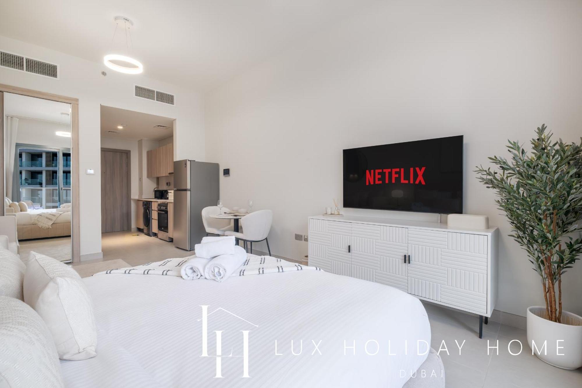 Lux Hills Sway 2 Apartment Dubai